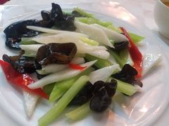木耳西芹炒山药-唐晋人家(源深路店)