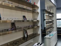 -视野联行眼镜•蔡司•依视路(温江店)