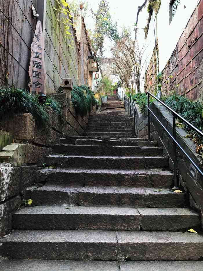 夕霞小筑-"地理位置很优越,就在西湖断桥风景区的附近.