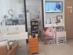 -倩极·精研痘敏肌管理