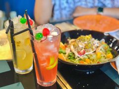 藜麦烟熏鸡胸沙拉配百香果油醋汁-鼎鼎西餐厅