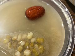 -爆炸头阿姨小四川正宗川味小吃(无任何分店)