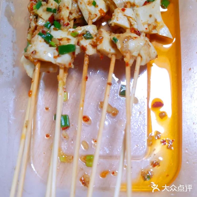 有黄喉也不会错过。牛筋的肉串很大