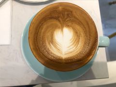 拿铁咖啡-Fridi Patisserie Cafe