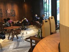 大堂-星巴克(港汇1号办公楼店)
