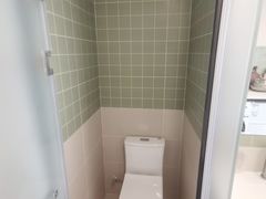 -东方体育中心(地铁站)