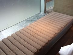 窗台-榛悦隆堡成都酒店(春熙路太古里店)