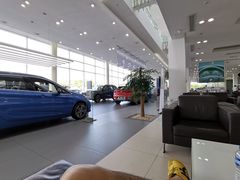 -上海宝宁宝马4S店