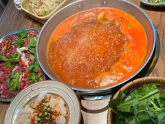 -野山舂·贵州现舂酸汤火锅(鸿通城店)