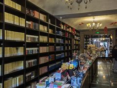 -钟书阁(松江泰晤士小镇店)