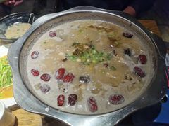腊鸭莲藕锅-汪爹爹武汉牛三鲜(朝外大街店)