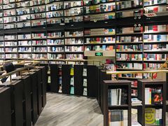 -钟书阁(群光广场店)