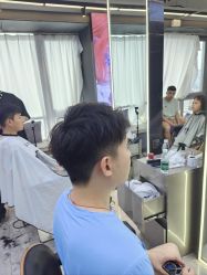 -藤野造型烫发染发