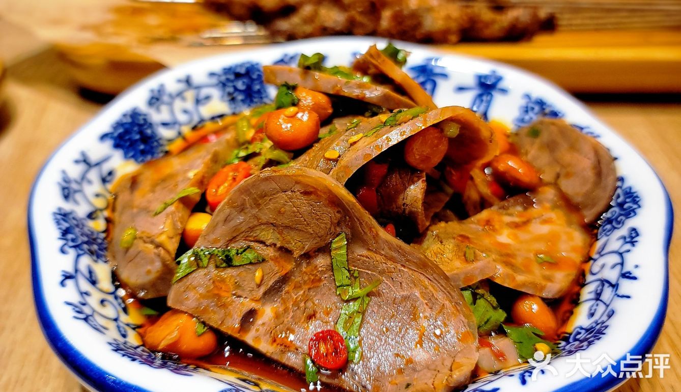 陈香贵牛肉面｜火爆魔都的网红大西北撸串节