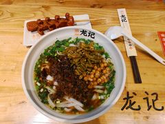 原汤外婆菜肉沫粉-湘人龙记老长沙米粉(华普国际大厦店)