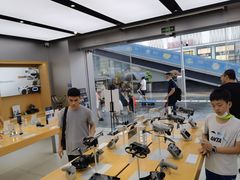 -DJI大疆(深圳华强北曼哈授权体验店)