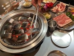 -围炉肉舍•炭烤活鳗•丹东海鲜烤肉(步行街店)