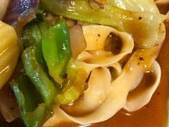 大盘鸡盖浇面-伊清斋牛肉面(华佗路店)