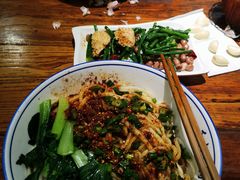 油泼面-老白家面馆(测绘东路总店)