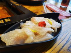 -老牌坊云南鱼豆花火锅(爱建店)