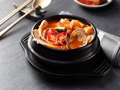 -老码头黑皮肘子锅包肉(赣水路店)