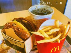 -麦当劳(军博店)