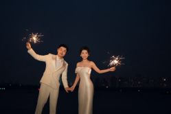 -雪中彩影婚纱摄影·微光艺术中心