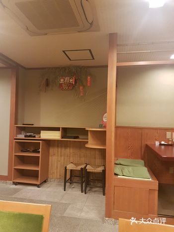 比较3啥日本，味道也不错，服务员都是人均年龄55朝上