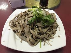 -溢心园香河肉饼总店