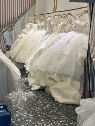 -喜爱高定婚纱摄影