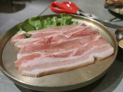 -围炉肉舍•炭烤活鳗•丹东海鲜烤肉(步行街店)