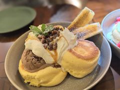 焦糖山核桃香蕉松饼（配巧克力冰激淋）-WOKKA by艮上(中海环宇荟店)