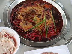 -茅草房·河畔园林火锅