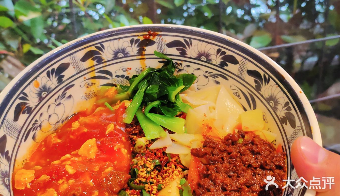 大雁塔附近油泼面推荐-三秦香