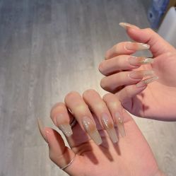-HUII NAIL绘京美甲美睫会馆