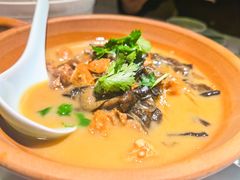 小鸡炖榛蘑-止观小馆·辽河口渔家菜(王府井店)