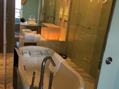 -上海滴水湖皇冠假日酒店