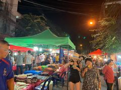 -周日夜市