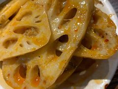 -爆炸头阿姨小四川正宗川味小吃(无任何分店)
