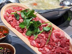 -苗阿哥酸汤牛肉火锅(体育场店)