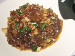 -阿瓦山寨·湘菜现炒·剁椒鱼头王(咸阳总店)