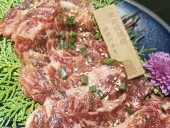 -山川小町·极番烧肉(新地假日广场店)
