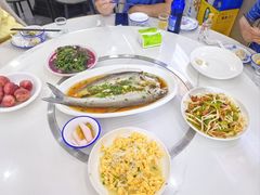 -丹水桥地锅鱼·翘嘴鲌·地方特色全鱼宴(丹江口大坝店)