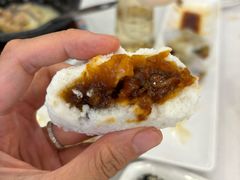 蜜汁叉燒包-沙田新强记烧鹅海鲜酒家
