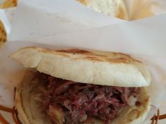 醇香型驴火-闫家驴肉老店(华电一校店)
