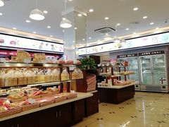 面包甜点陈列柜-红宝石·鲜奶小方·海派西点房(南丹店)