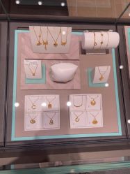 -周生生Chow Sang Sang(恒隆广场店)