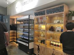 面包甜点陈列柜-妈妈故事米线(市府恒隆店)