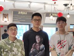 -肆兮眼镜·蔡司·徕卡战略合作店(大坪店)