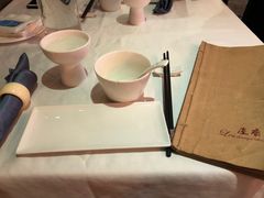 餐具摆设-尘香•传统川菜(创汇首座店)